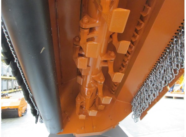 Tocator vegetatie - excavator Berti LAND/SB 200 -- excavator 14 - 20 tone, Ø 12 cm de vanzare